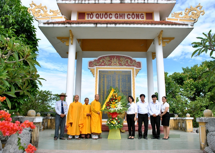 Nghia Trang 2 (6)