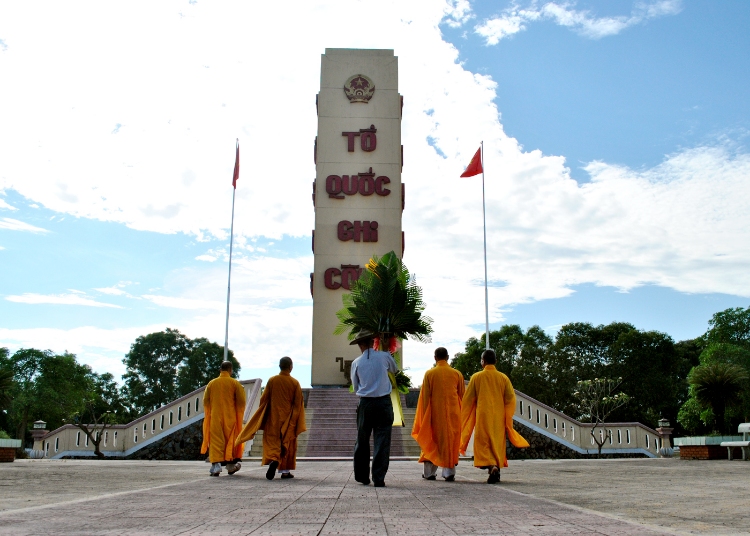 Nghia trang huyen (4)