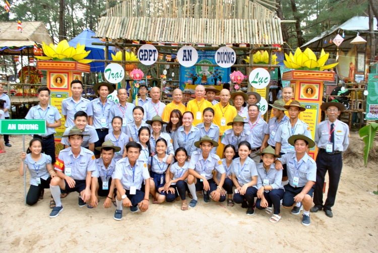Lucj Hoa (56)
