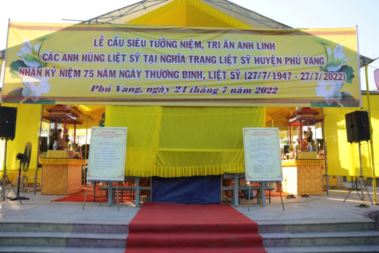 trai dan chan te huyen phu vang 2022 1