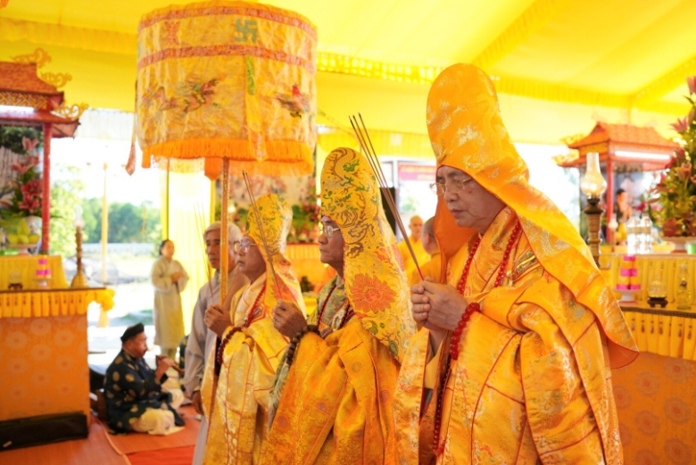 trai dan chan te huyen phu vang 2022 1