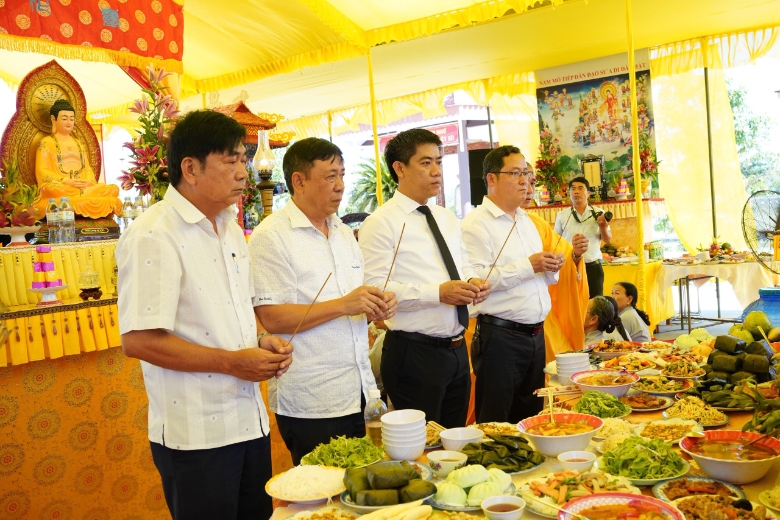 trai dan chan te huyen phu vang 2022 1