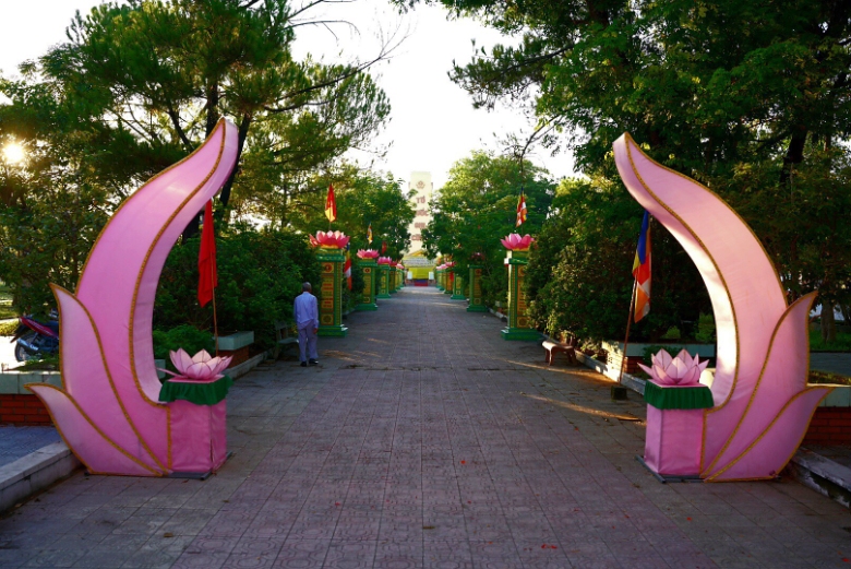 trai dan chan te huyen phu vang 2022 1