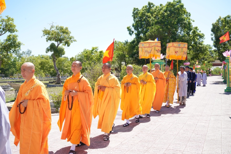 trai dan chan te huyen phu vang 2022 1
