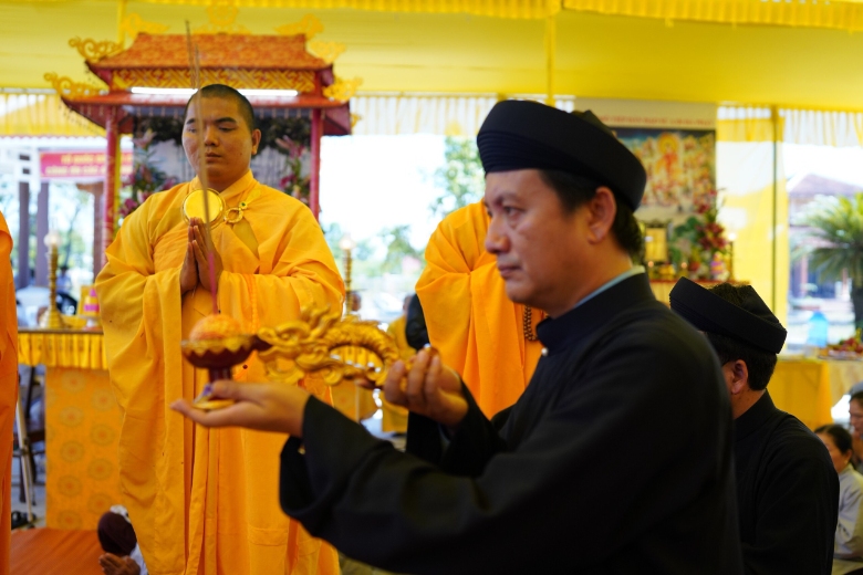 trai dan chan te huyen phu vang 2022 1