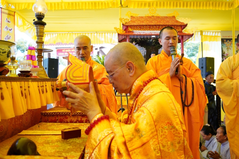 trai dan chan te huyen phu vang 2022 1