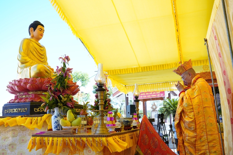 trai dan chan te huyen phu vang 2022 1