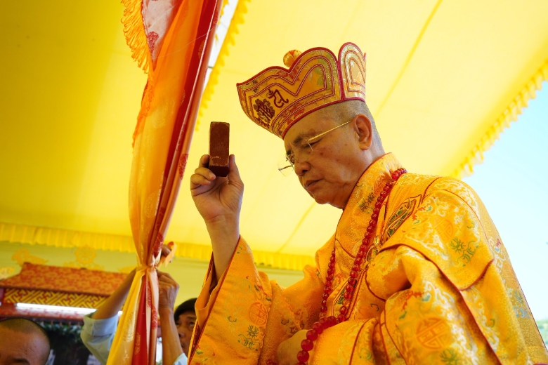 trai dan chan te huyen phu vang 2022 1