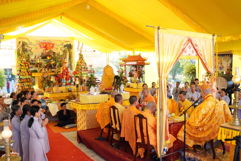 trai dan chan te huyen phu vang 2022 1