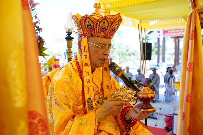 trai dan chan te huyen phu vang 2022 1