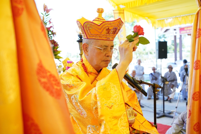 trai dan chan te huyen phu vang 2022 1