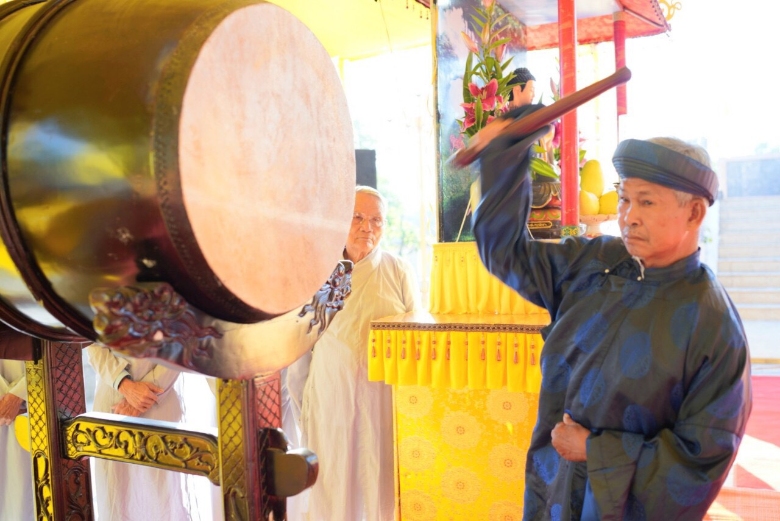 trai dan chan te huyen phu vang 2022 1