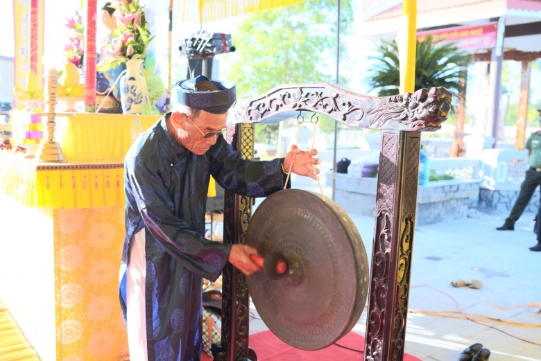 trai dan chan te huyen phu vang 2022 1
