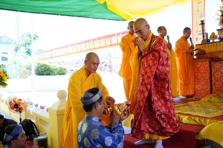 trai dan chan te huyen phu vang 2022 1