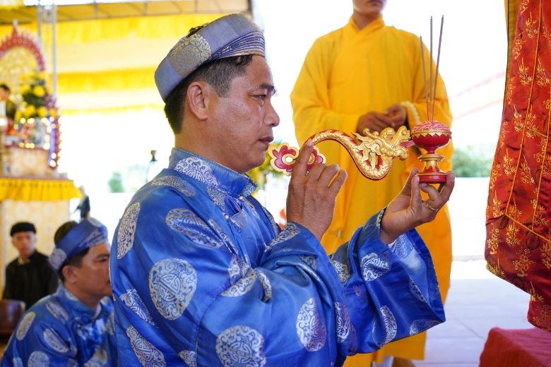 trai dan chan te huyen phu vang 2022 1
