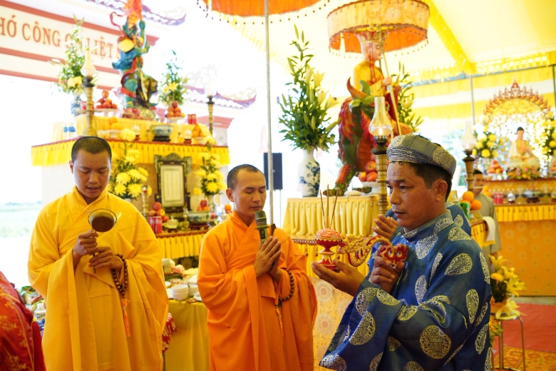 trai dan chan te huyen phu vang 2022 1