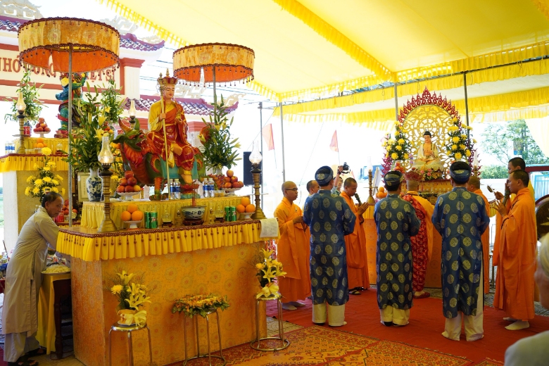 trai dan chan te huyen phu vang 2022 1