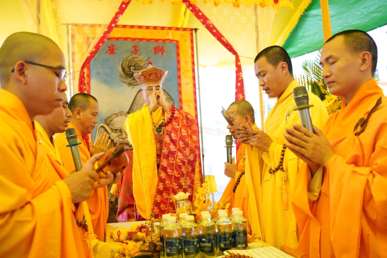 trai dan chan te huyen phu vang 2022 1