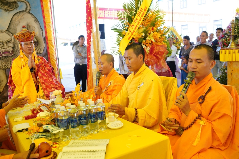 trai dan chan te huyen phu vang 2022 1