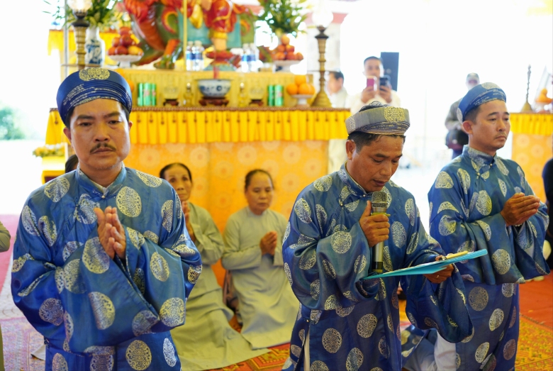 trai dan chan te huyen phu vang 2022 1