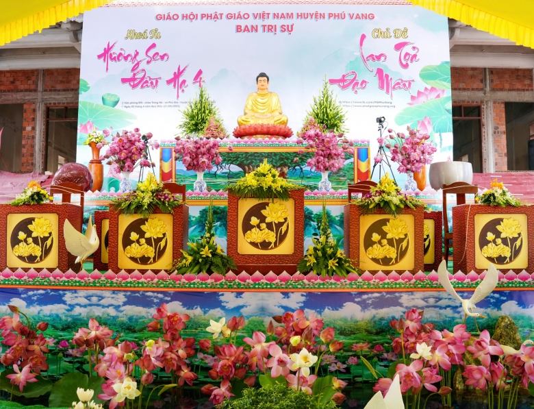 Khoá tu Hương Sen Đầu Hạ 4 với chủ đề “Lan toả đạo mầu”