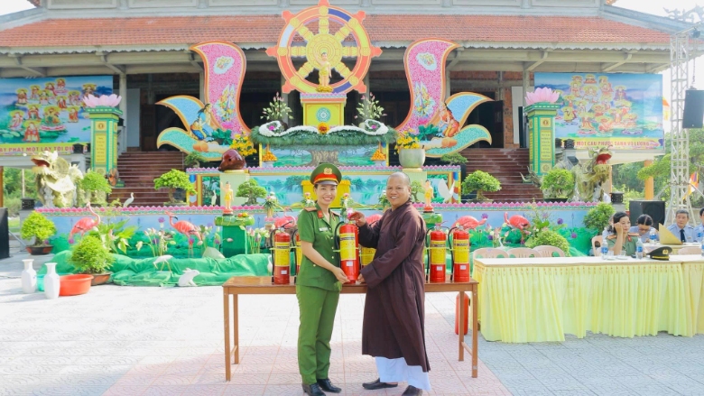 cong an huyen phu vang tham bts 10