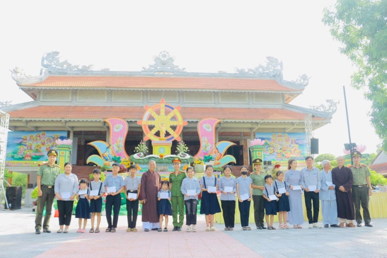 cong an huyen phu vang tham bts 11