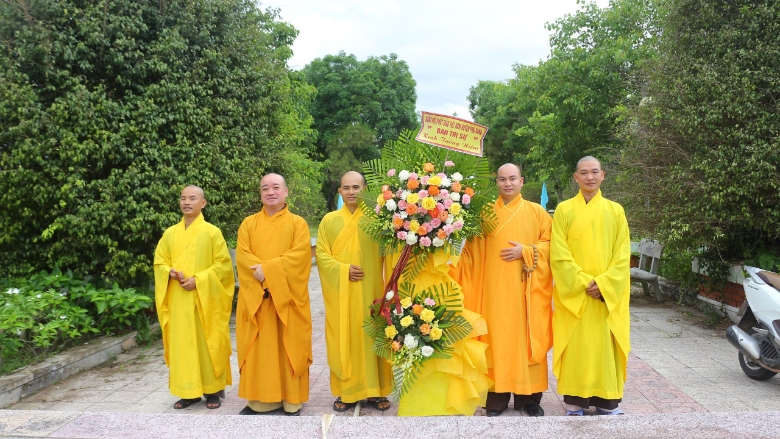 dang hoa liet sy phu vang 2024 2