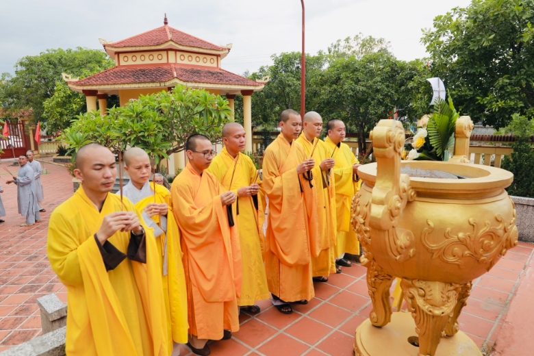 dang hoa liet sy phu vang 2024 2