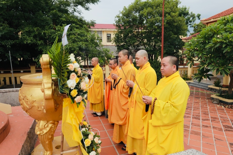 dang hoa liet sy phu vang 2024 2