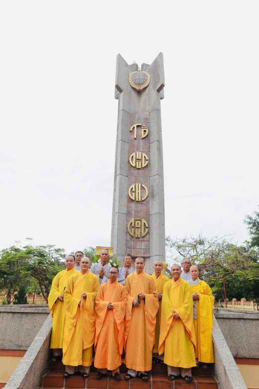 dang hoa liet sy phu vang 2024 2