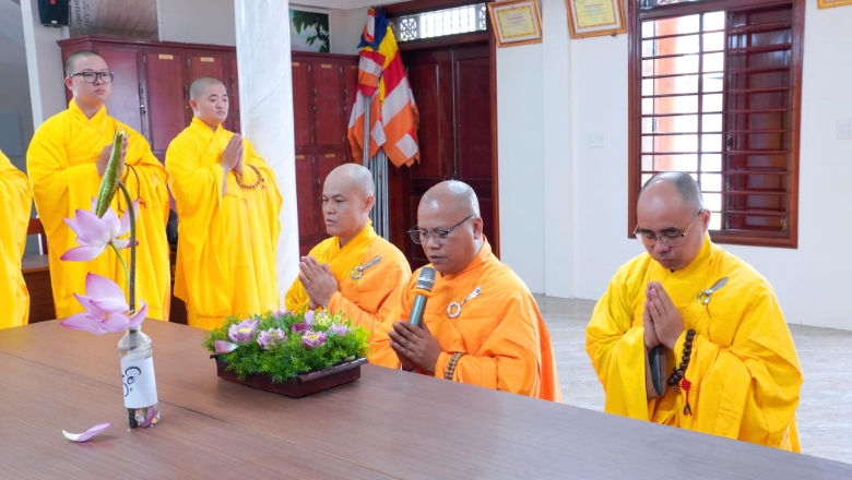 huong sen dau ha 2024 2