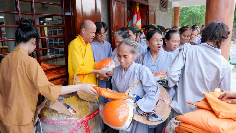 huong sen dau ha 2024 31